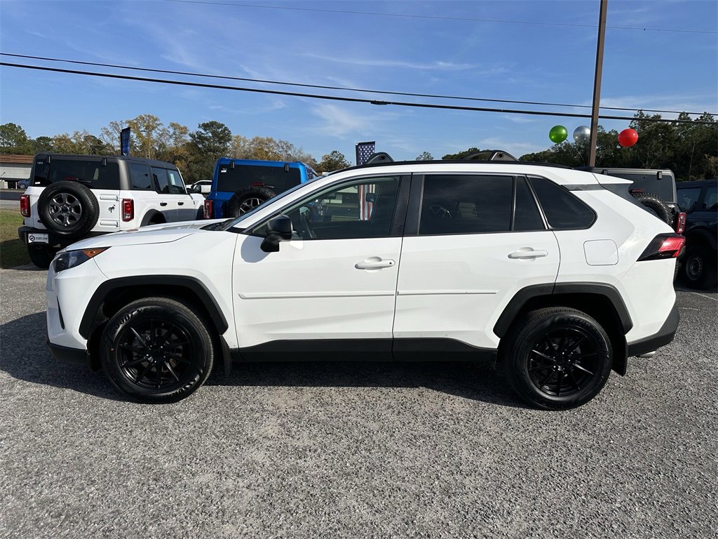 Used 2019 Toyota RAV4 LE image 7