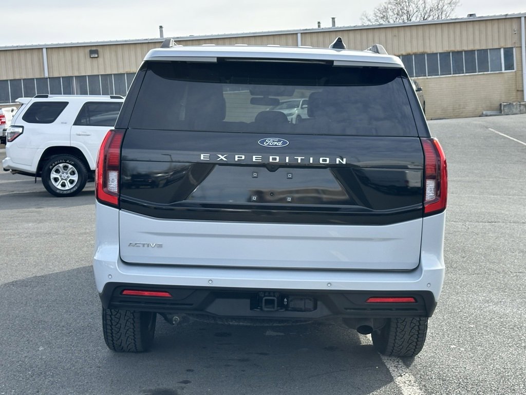 Used 2025 Ford Expedition Active image 11