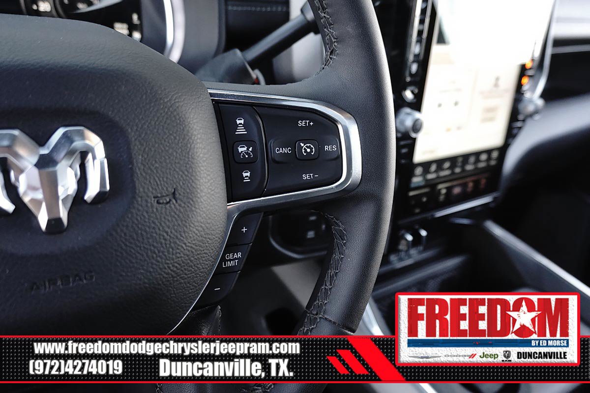 Used 2025 RAM 3500 Laramie AWD/4WD image 27