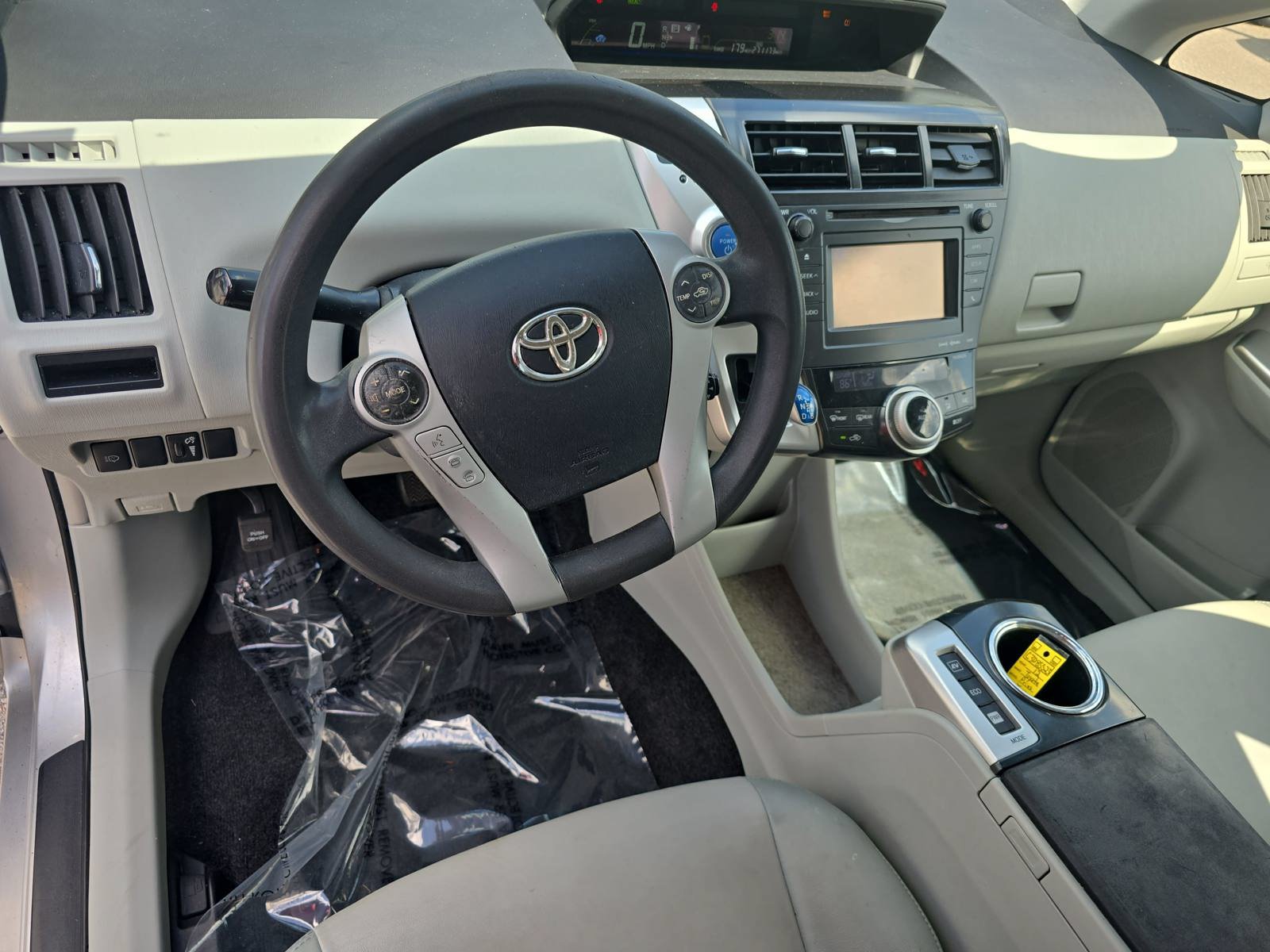Used 2012 Toyota Prius V Five FWD image 15