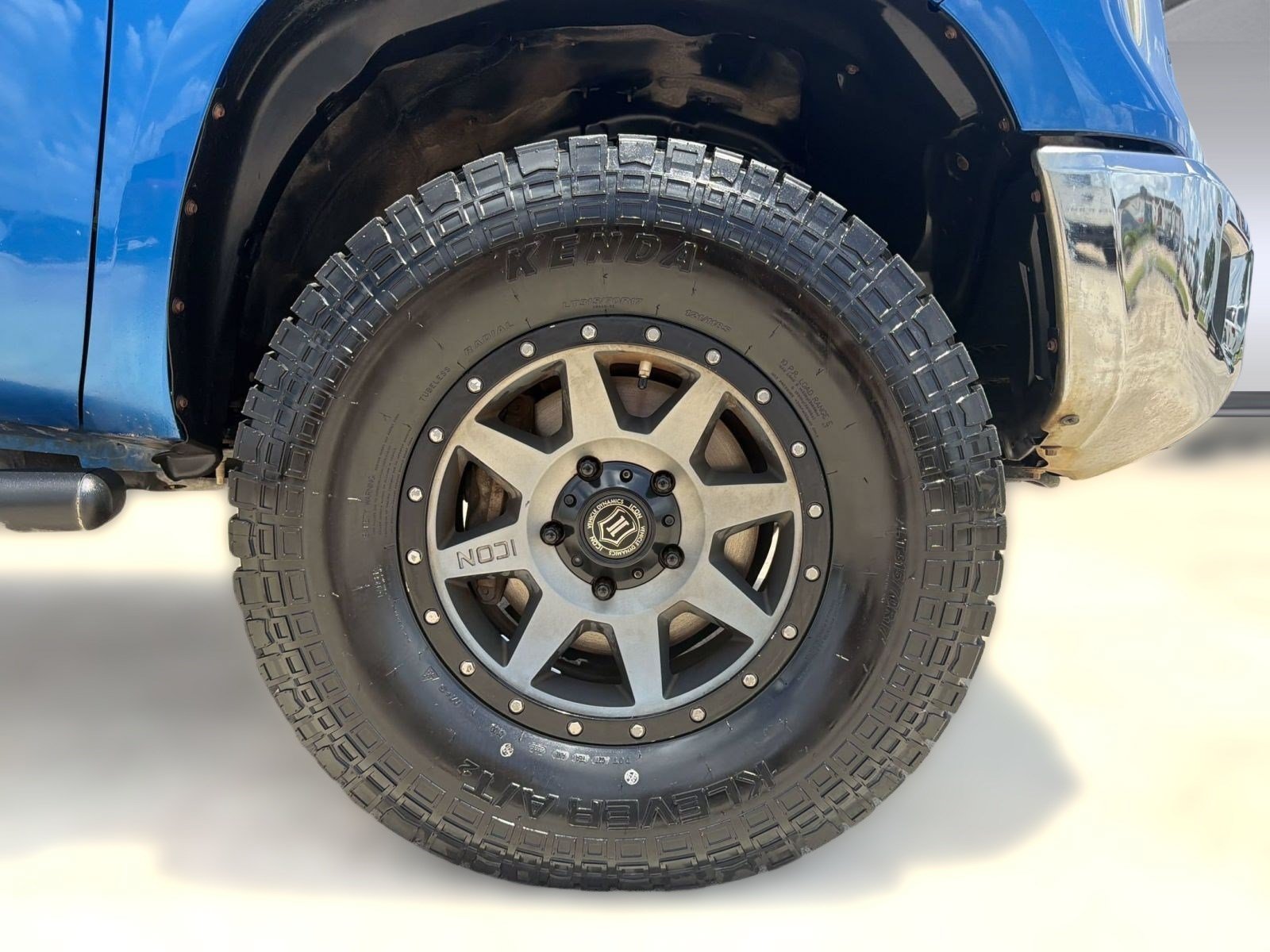 Used 2018 Toyota Tundra SR5 w/ SR5 Upgrade Package AWD/4WD image 12