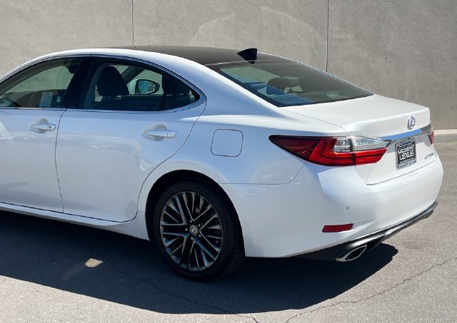 Used 2018 Lexus ES 350 w/ Luxury Package w/Wood Trim FWD image 7