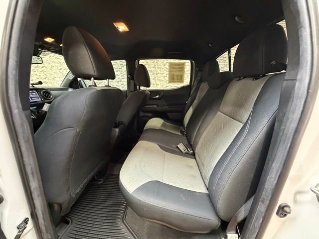 Used 2022 Toyota Tacoma TRD Off-Road AWD/4WD image 12