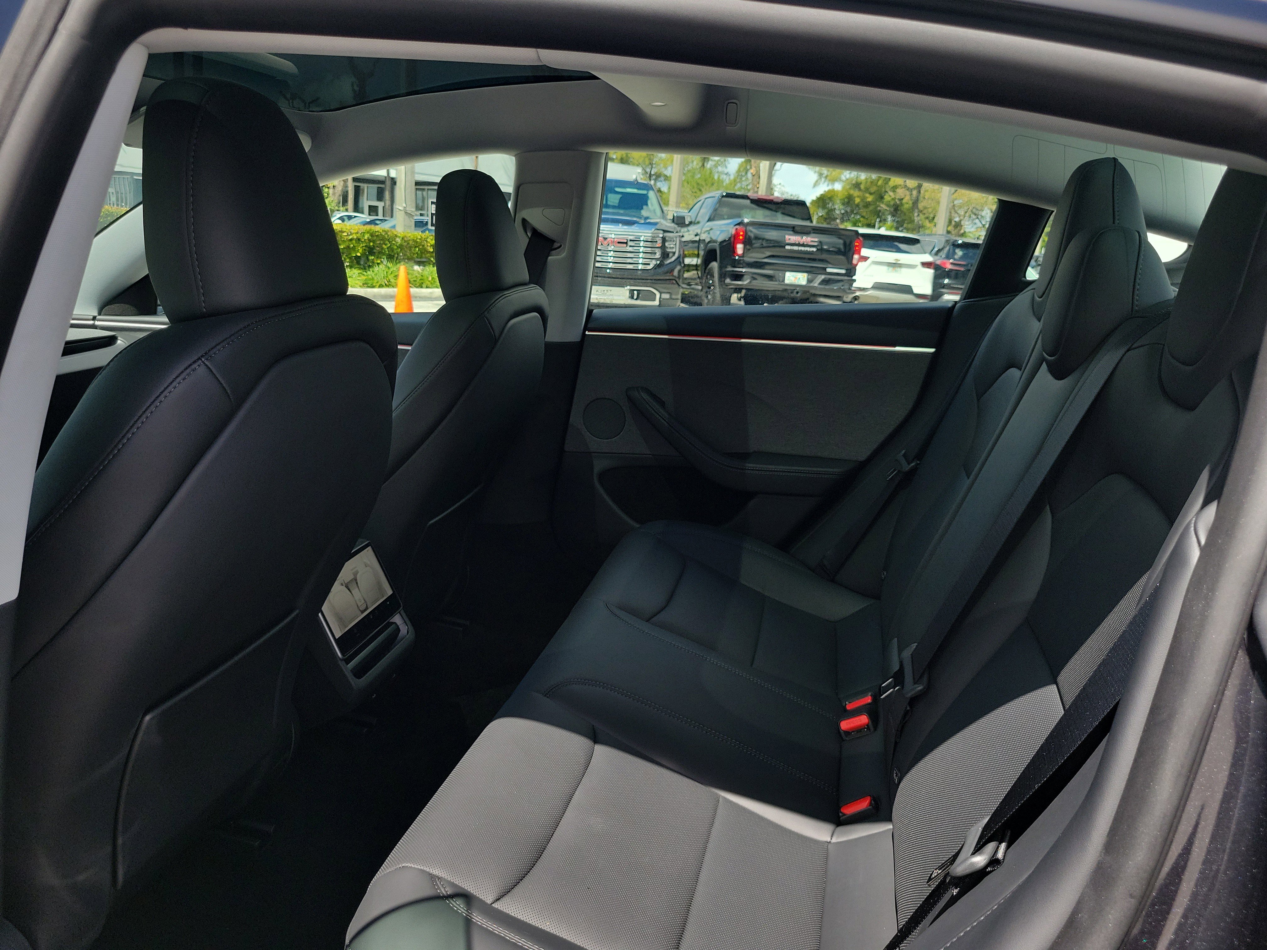 Used 2025 Tesla Model 3 Long Range image 13