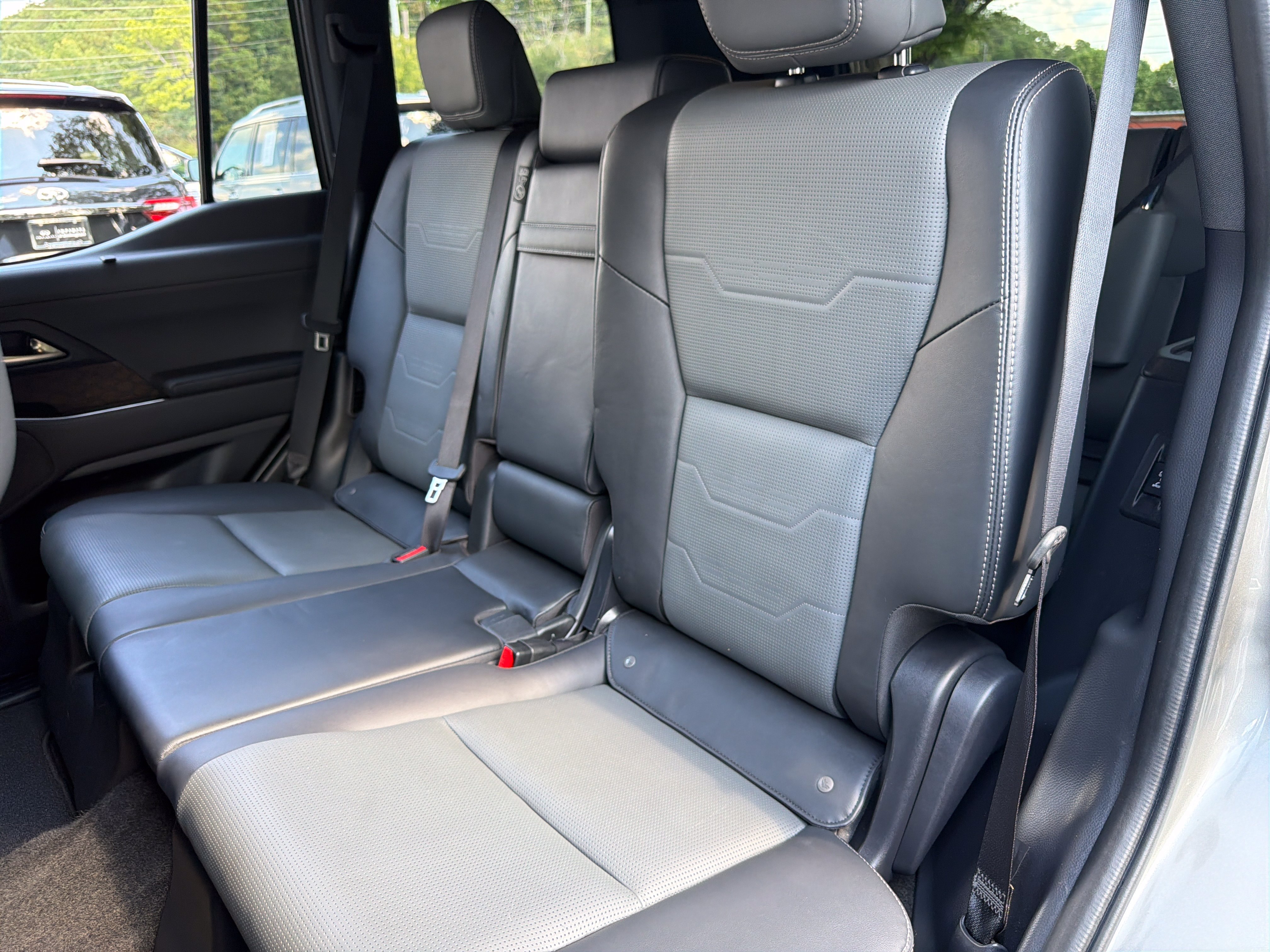 Used 2024 Lexus GX 550 w/ Accessory Package (31) AWD/4WD image 31