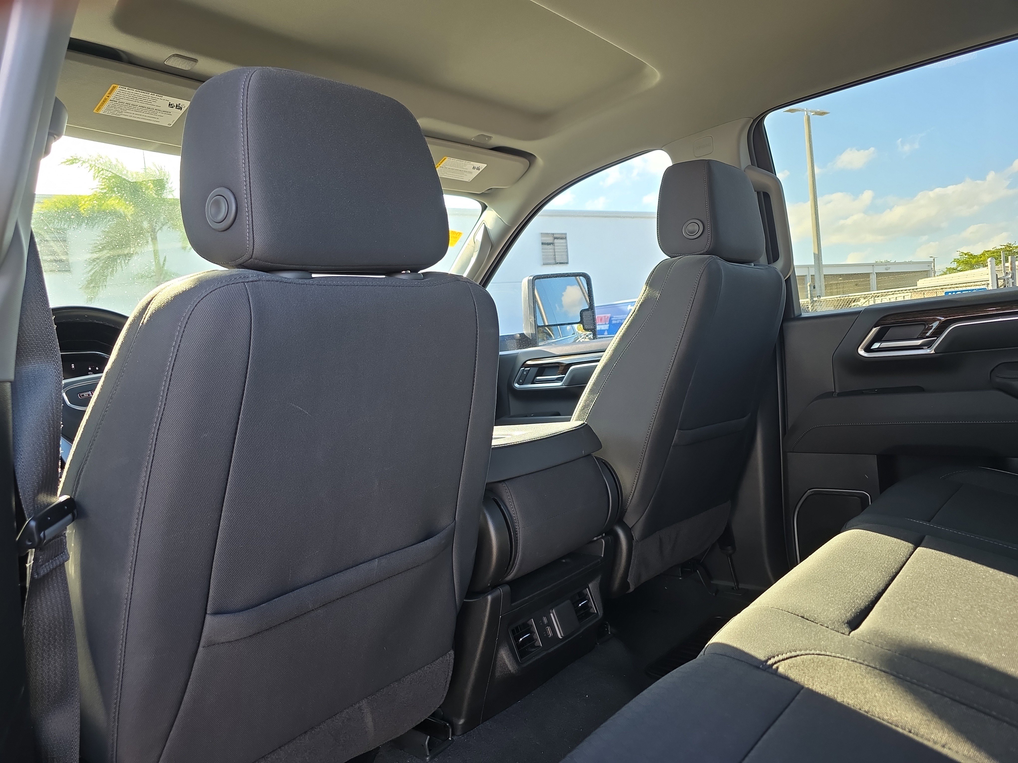 Used 2025 GMC Sierra 2500 SLE w/ SLE Convenience Package image 15