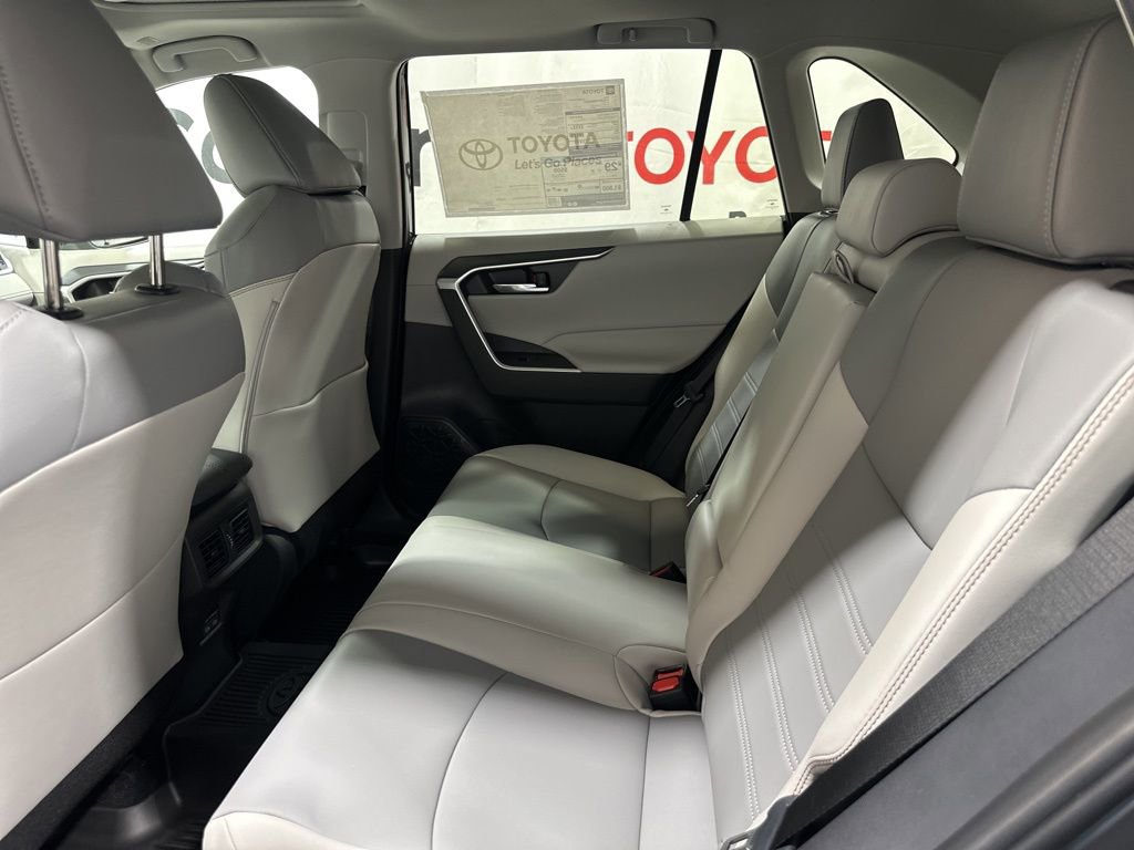 Used 2025 Toyota RAV4 XLE Premium image 18