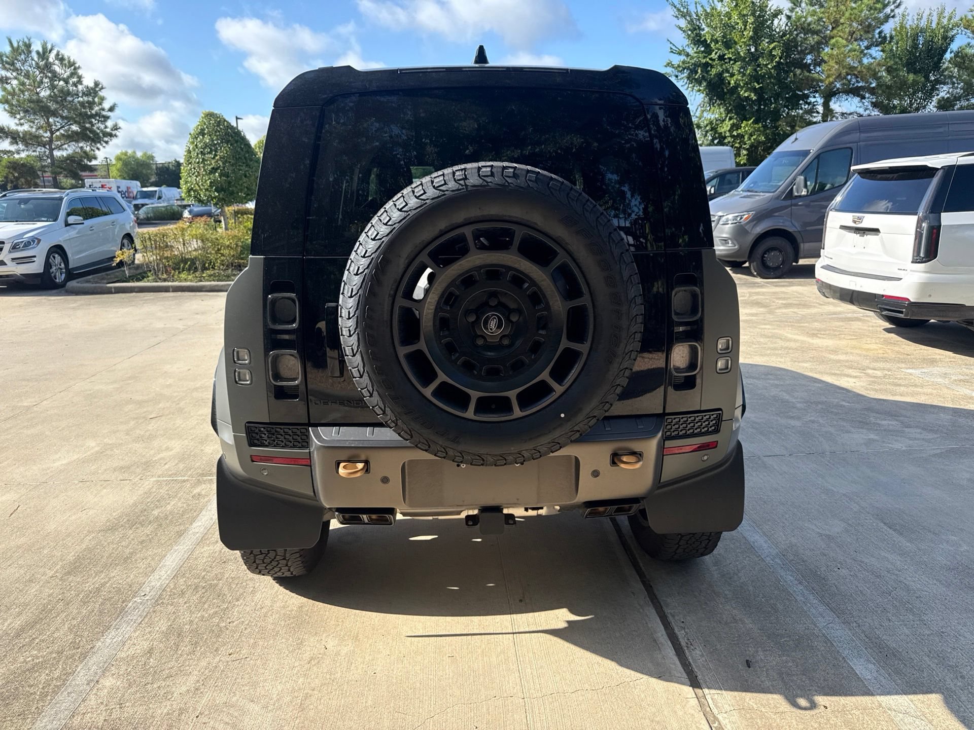 Used 2025 Land Rover Defender 110 AWD/4WD image 5