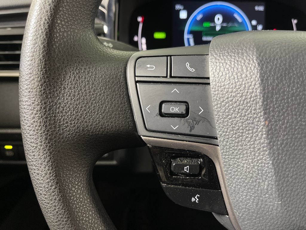 Used 2025 Toyota Camry LE FWD image 28