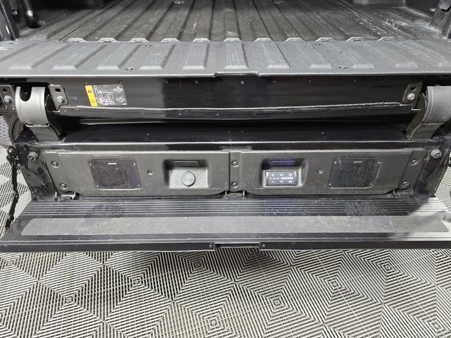 Used 2023 GMC Sierra 3500 Denali w/ Denali Black Diamond Edition AWD/4WD image 17