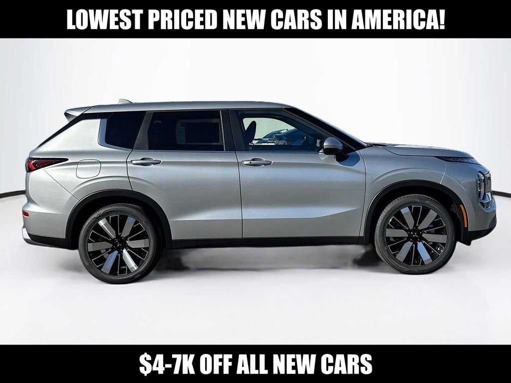 New 2026 Mitsubishi Outlander SE image 8