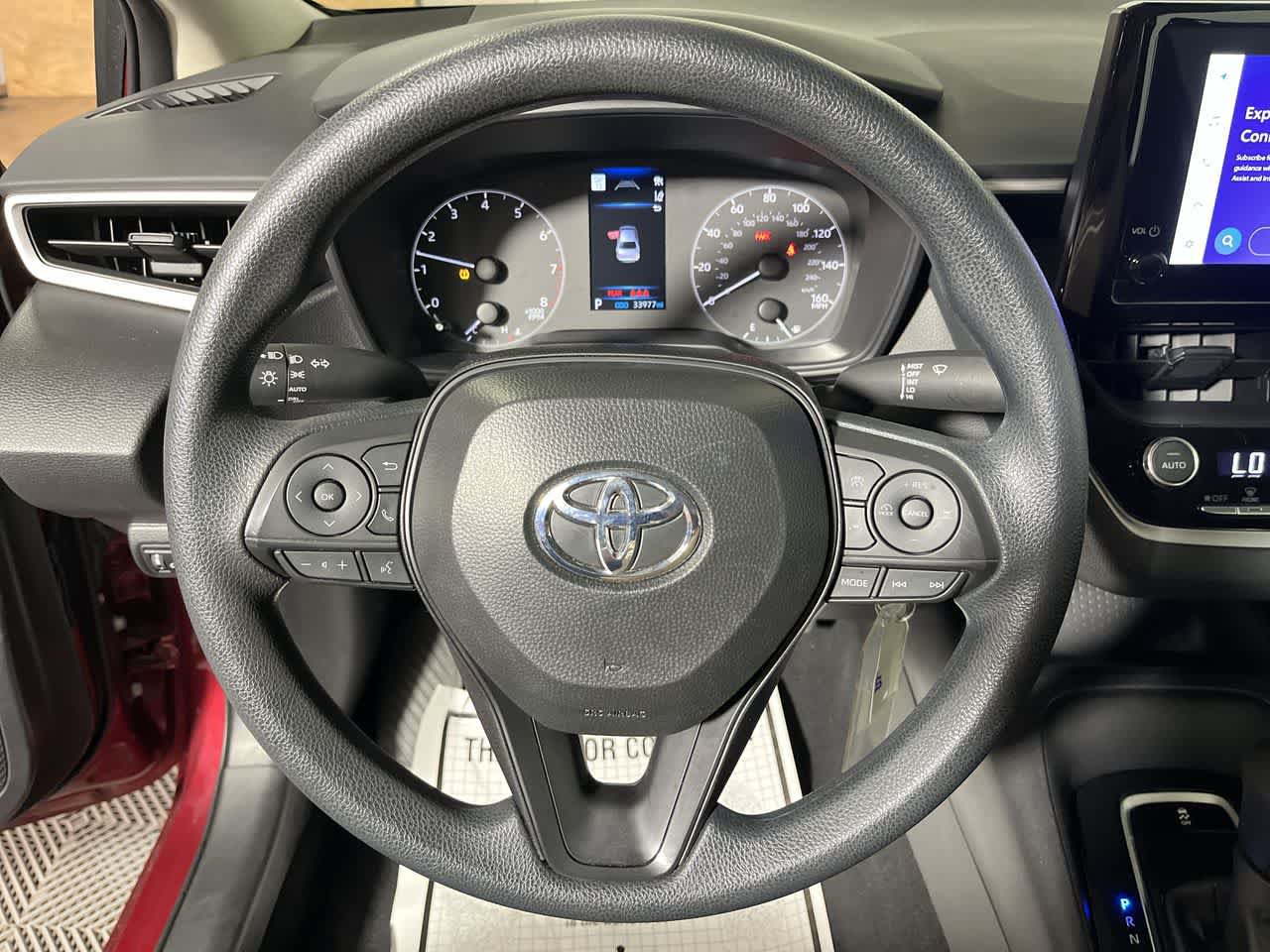 Used 2025 Toyota Corolla LE FWD image 16