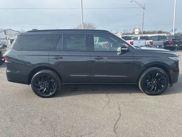 New 2026 Lincoln Navigator Reserve w/ Jet Appearance Package image 6