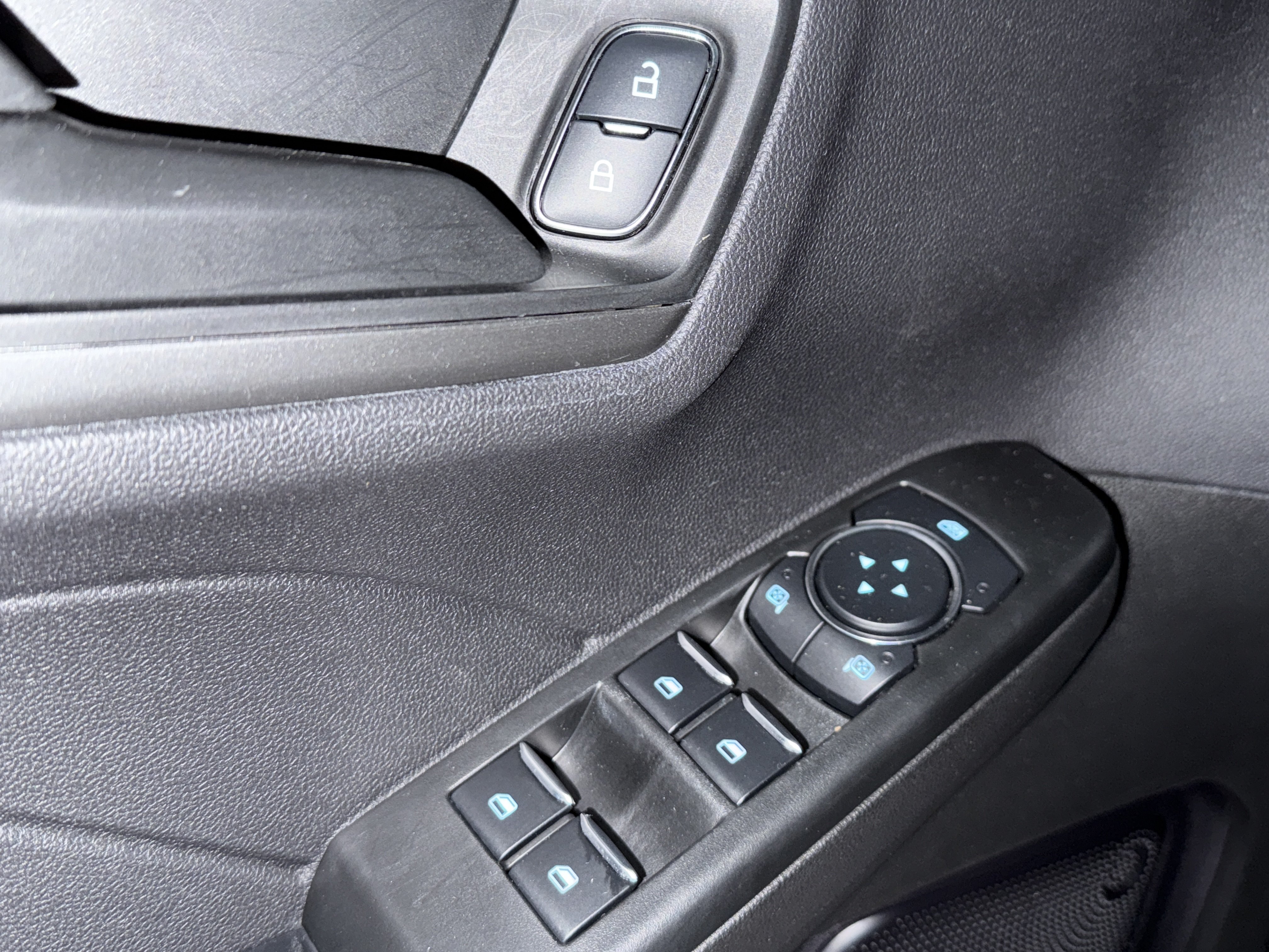Used 2023 Ford Escape Active AWD/4WD image 17
