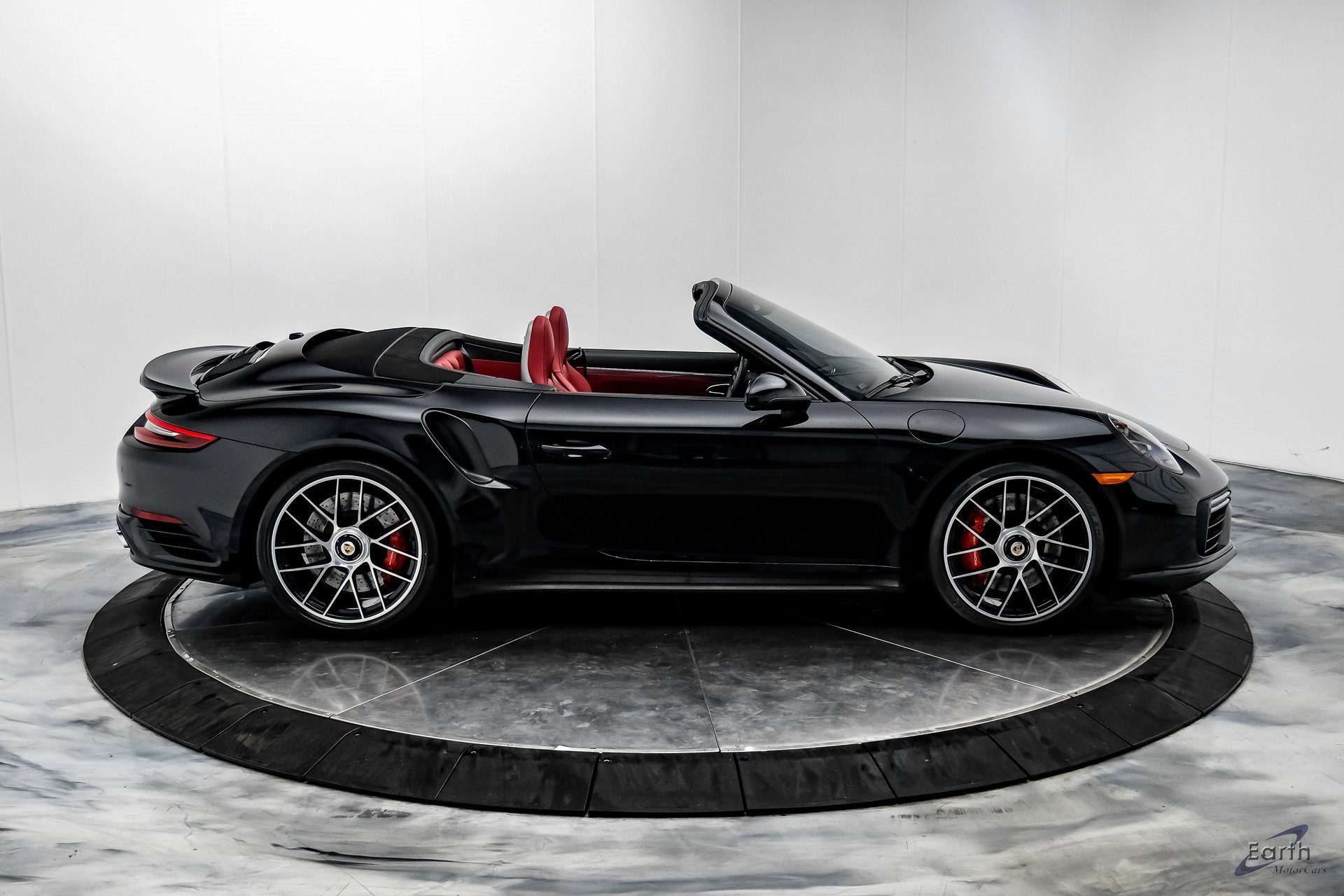 Used 2019 Porsche 911 Turbo image 22