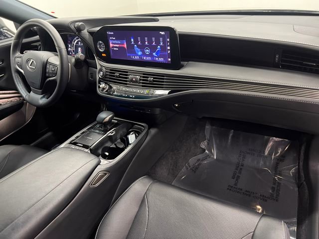 Certified 2022 Lexus LS 500 w/ Accessory Package (Z2) RWD image 12