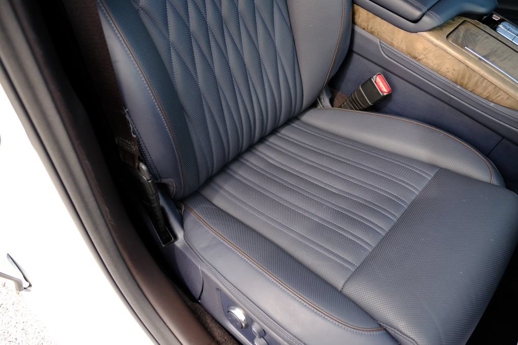 Used 2021 Genesis G90 3.3T Premium RWD image 35