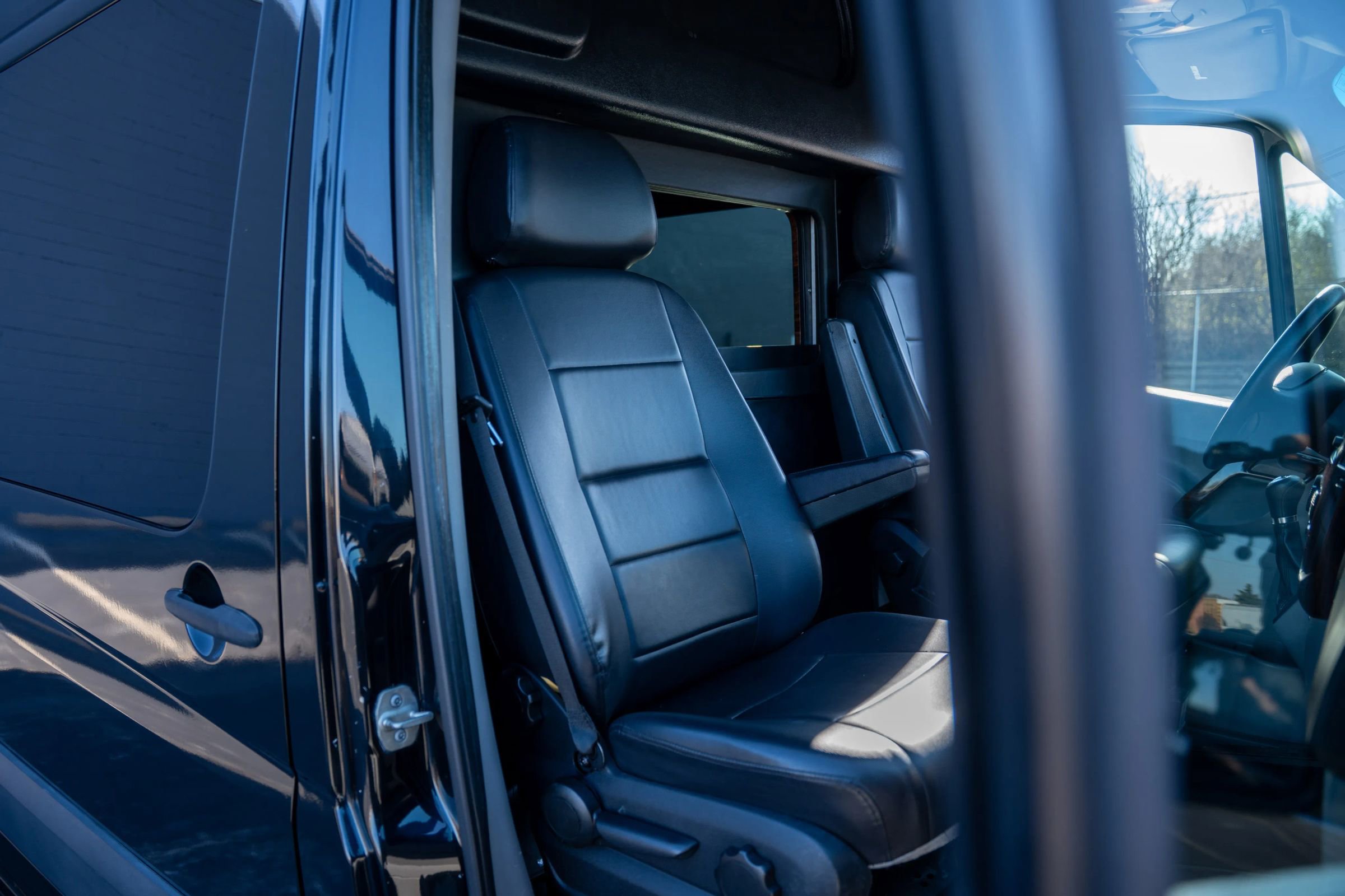 Used 2014 Mercedes-Benz Sprinter 2500 image 13