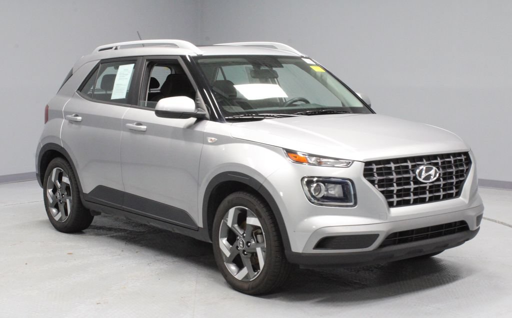 Used 2023 Hyundai Venue SEL FWD image 1