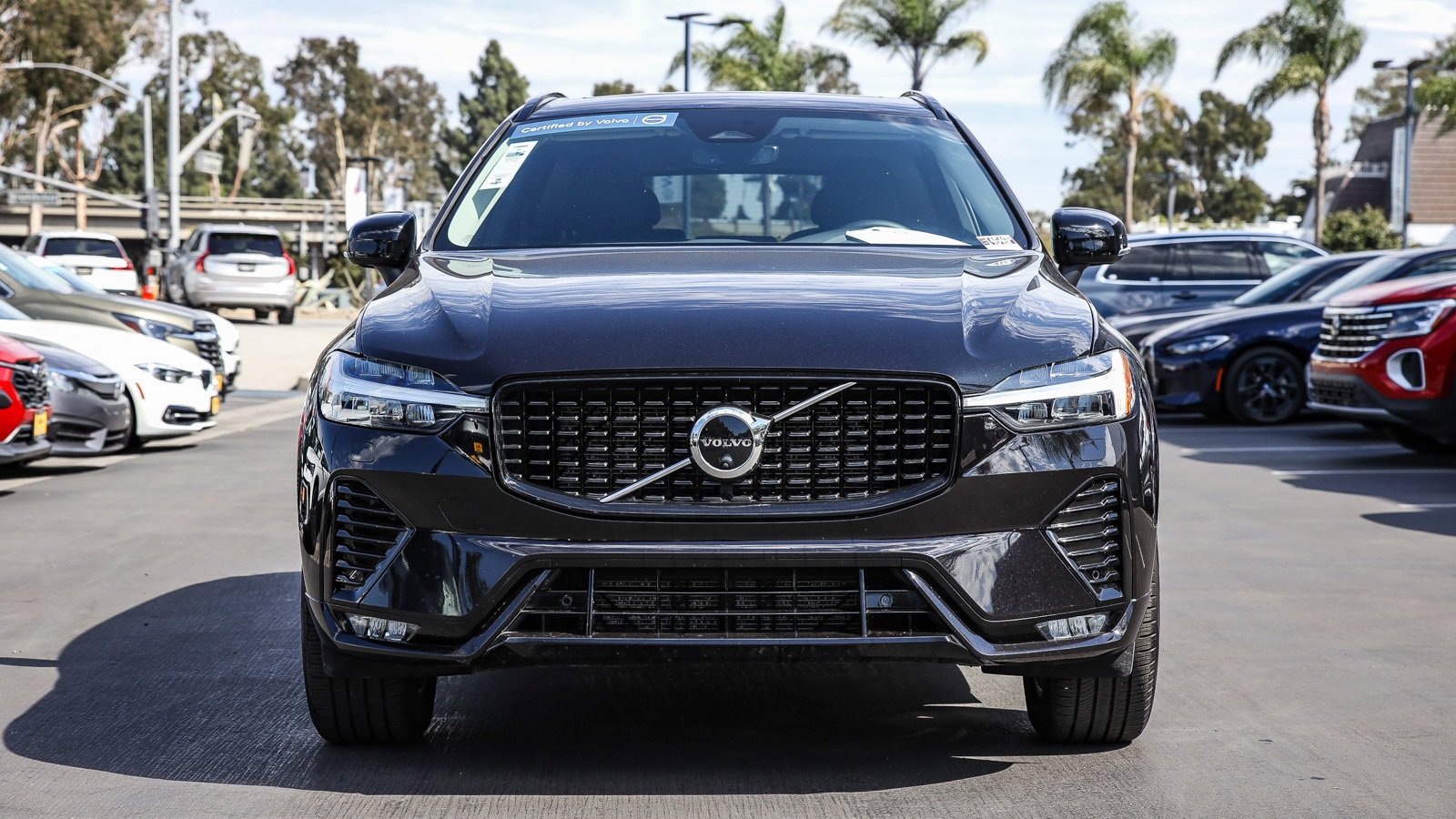 Used 2025 Volvo XC60 B5 Plus w/ Climate Package image 4