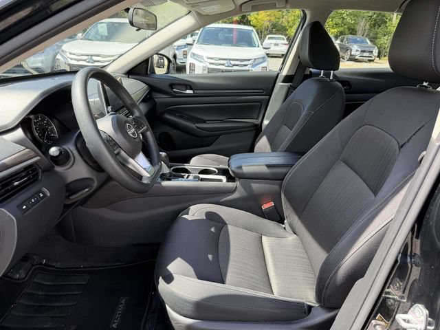 Used 2024 Nissan Altima 2.5 SV FWD image 16