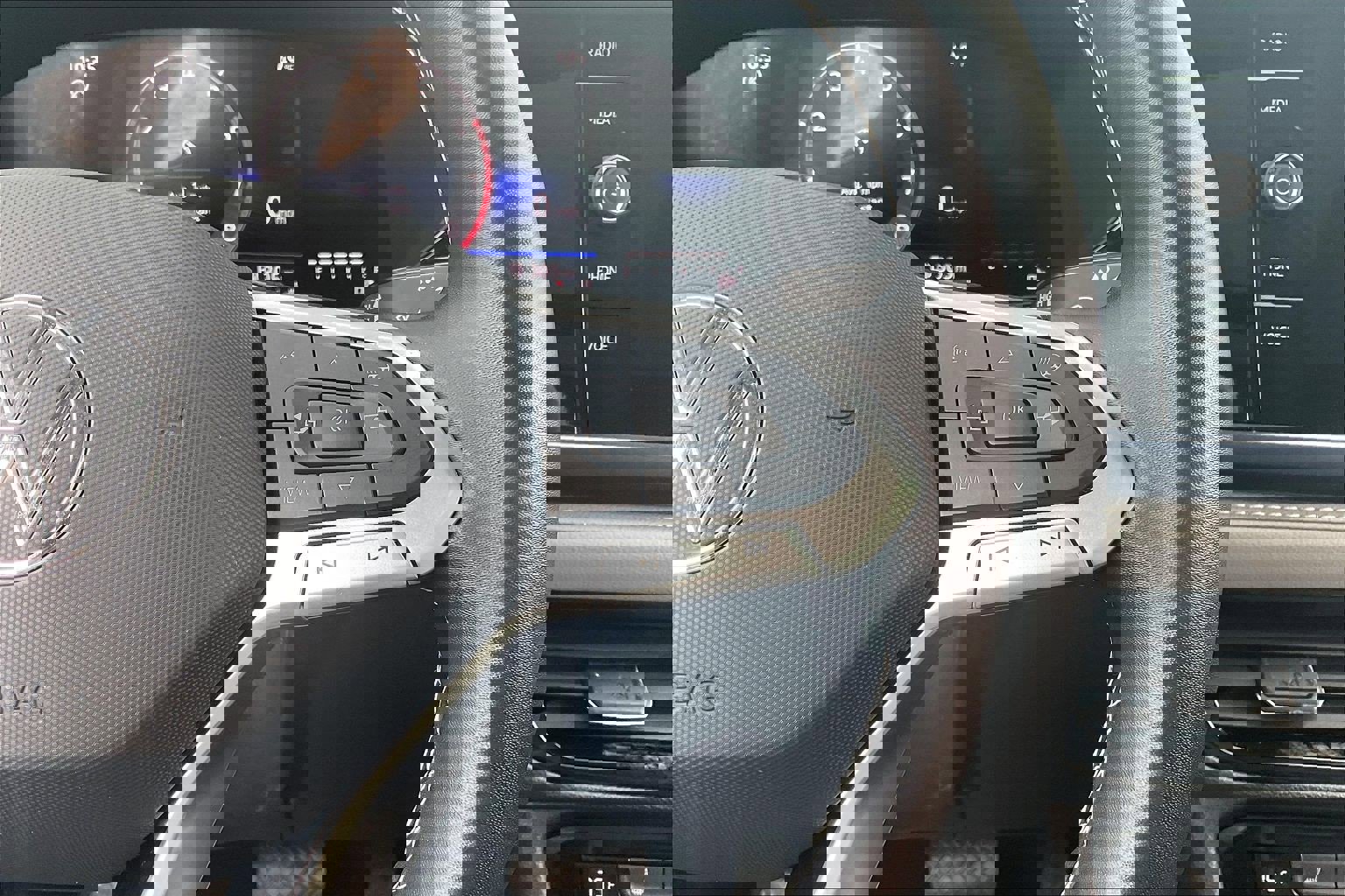 Used 2024 Volkswagen Taos SE image 24