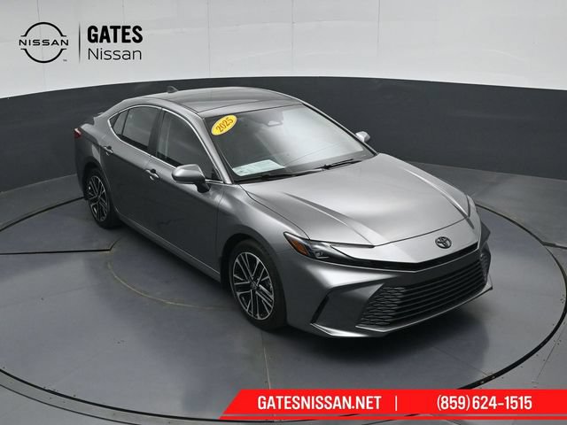 Used 2025 Toyota Camry XLE AWD/4WD image 49