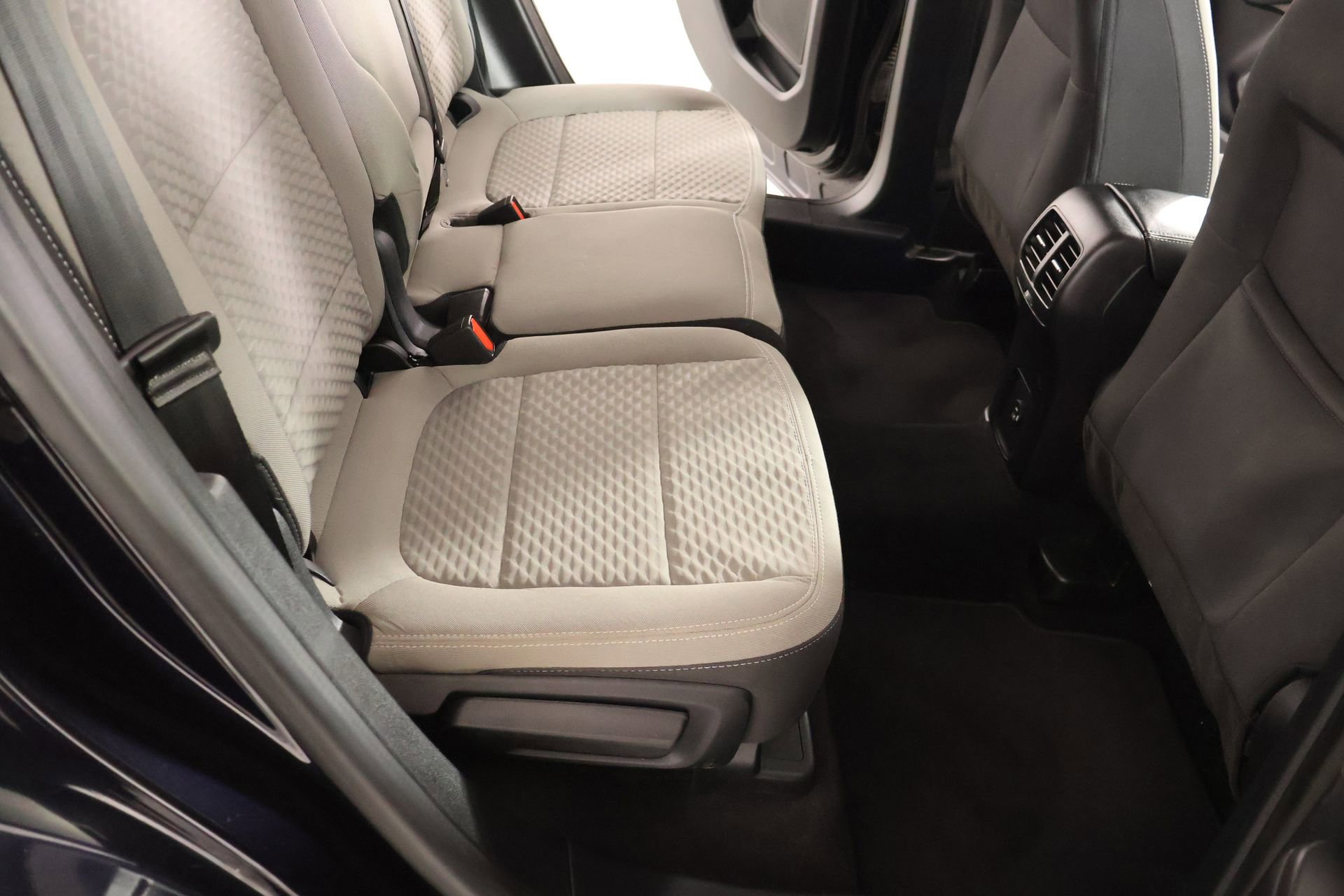 Used 2021 Ford Escape SE w/ SE Sport Appearance Package image 14