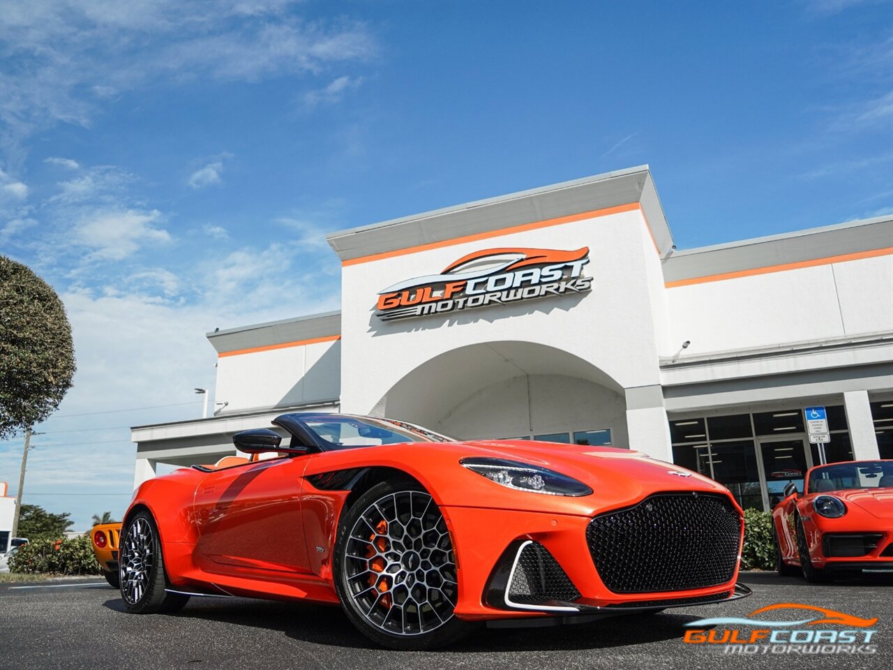 Used 2023 Aston Martin DBS Superleggera Volante RWD image 1