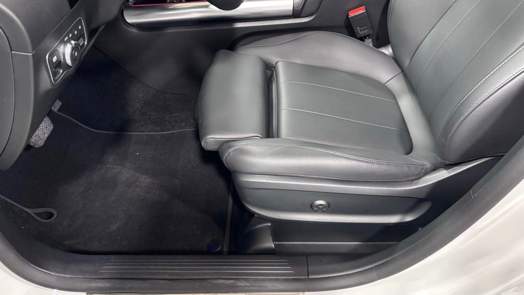 Used 2023 Mercedes-Benz GLA 250 4MATIC image 11