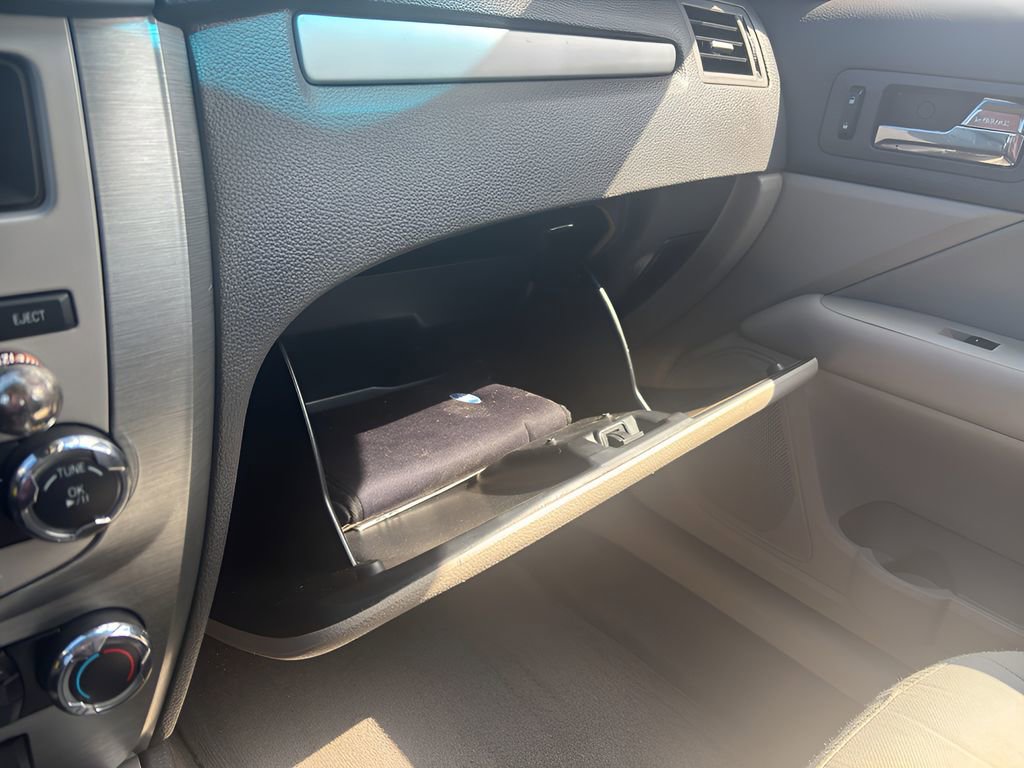 Used 2011 Ford Fusion SE FWD image 23