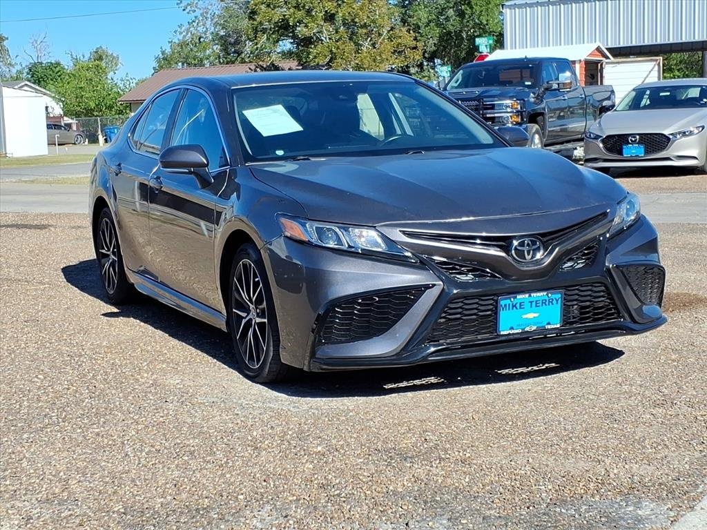 Used 2024 Toyota Camry SE image 6