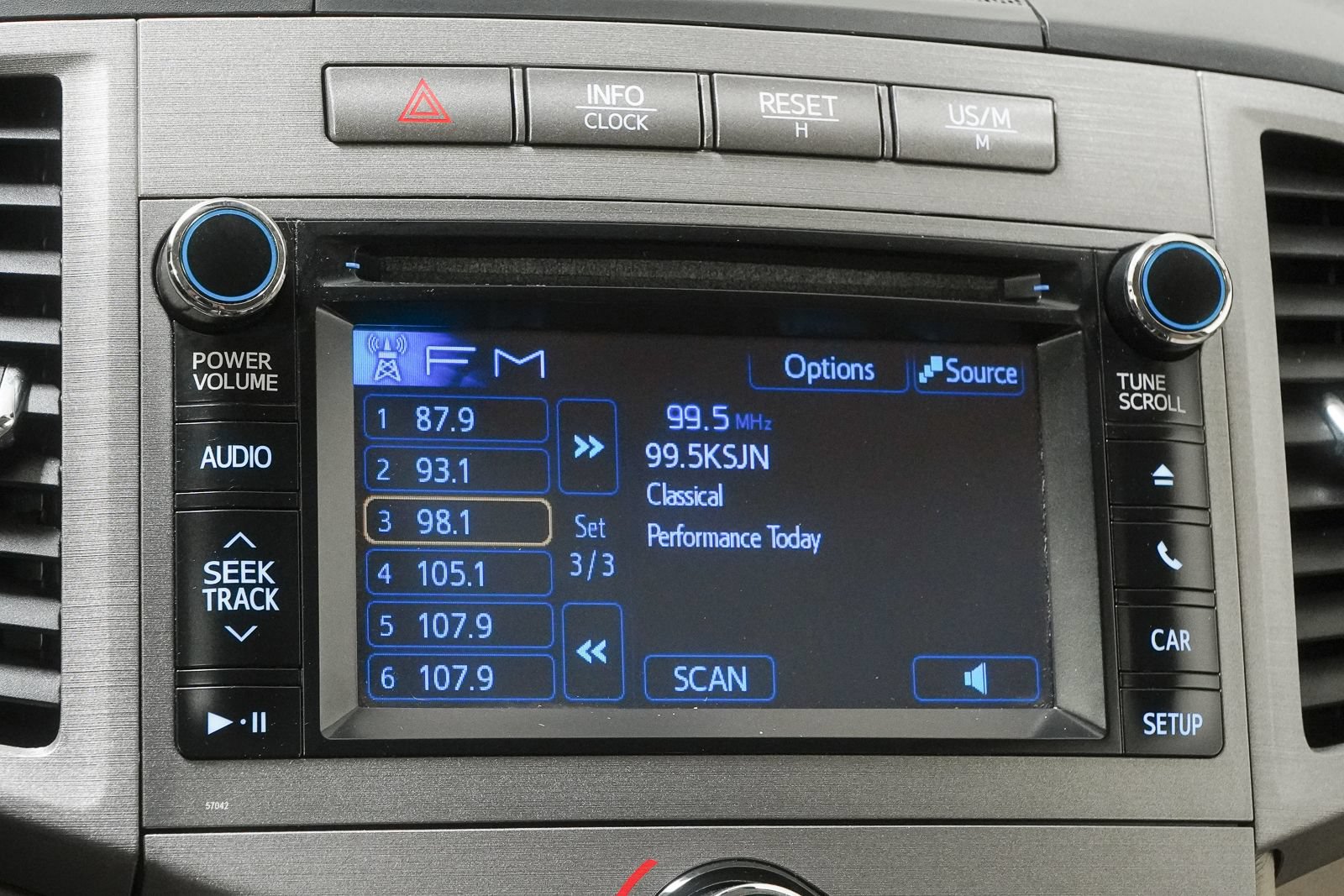 Used 2013 Toyota Venza LE FWD image 27