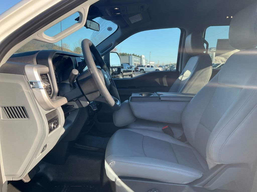 New 2026 Ford F250 XL w/ XL Driver Assist Package AWD/4WD image 16