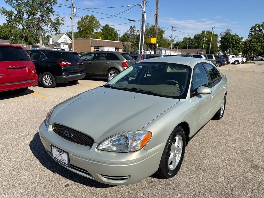 Used 2004 Ford Taurus SE FWD image 4