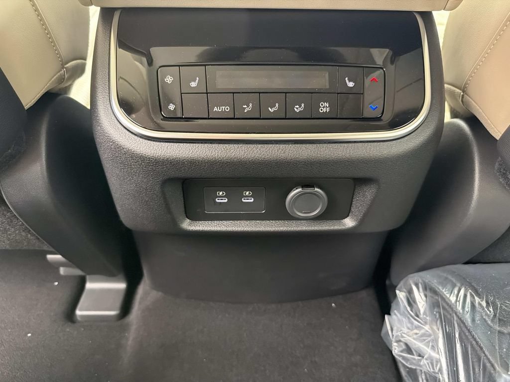New 2026 Nissan Armada Platinum RWD image 14