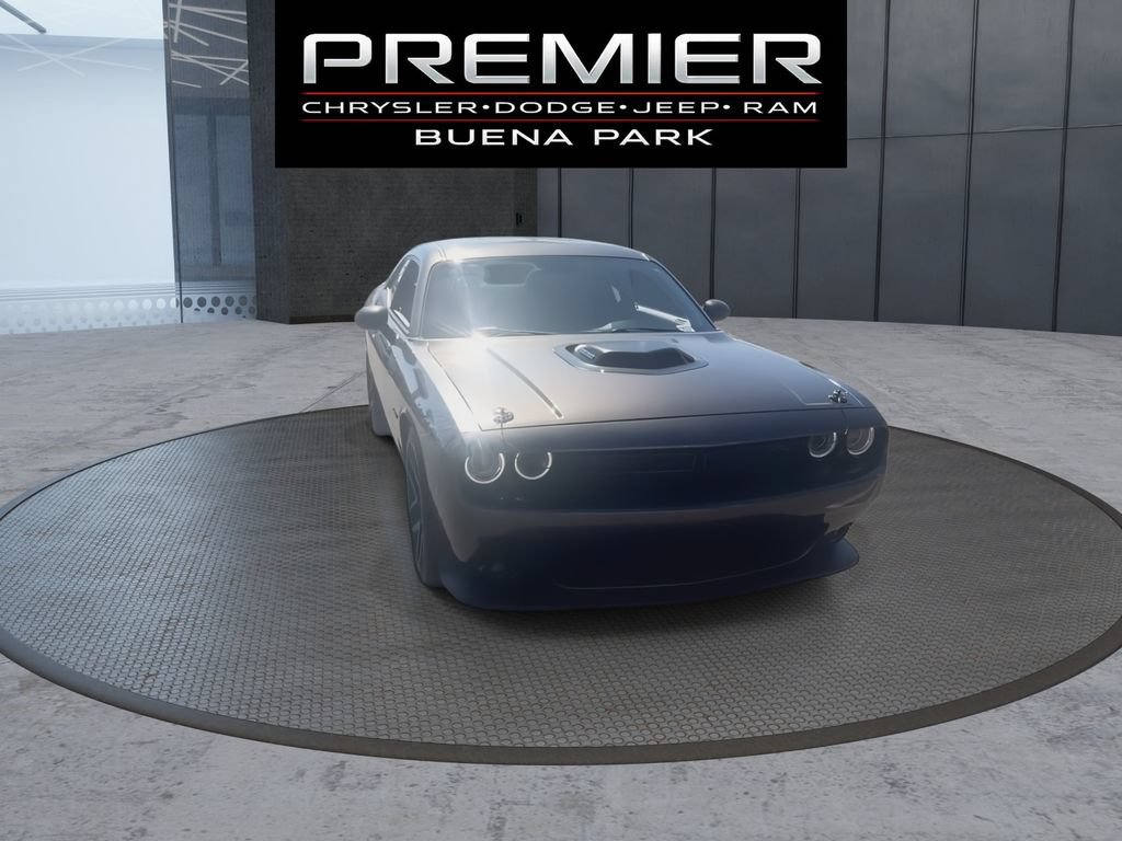 Used 2021 Dodge Challenger R/T w/ Driver Convenience Group RWD image 4