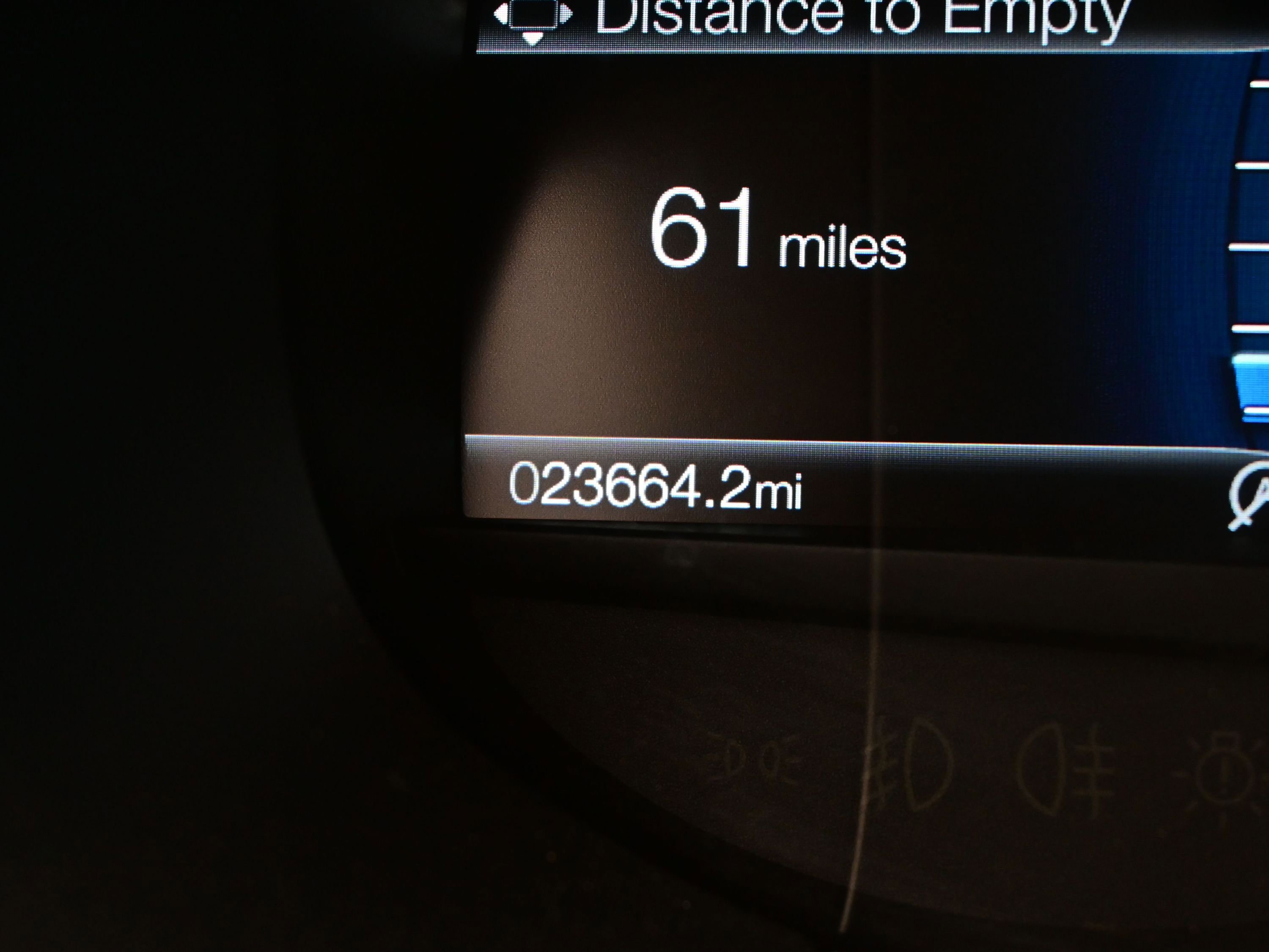 Used 2022 Ford Edge SEL image 25