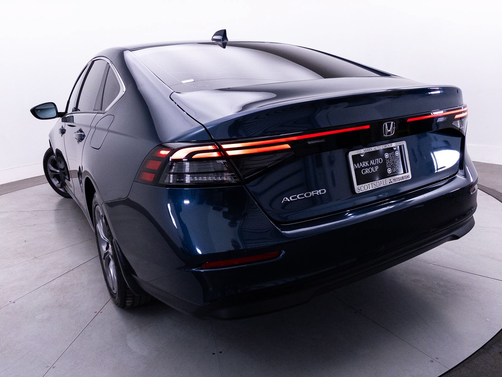 Used 2023 Honda Accord EX image 8