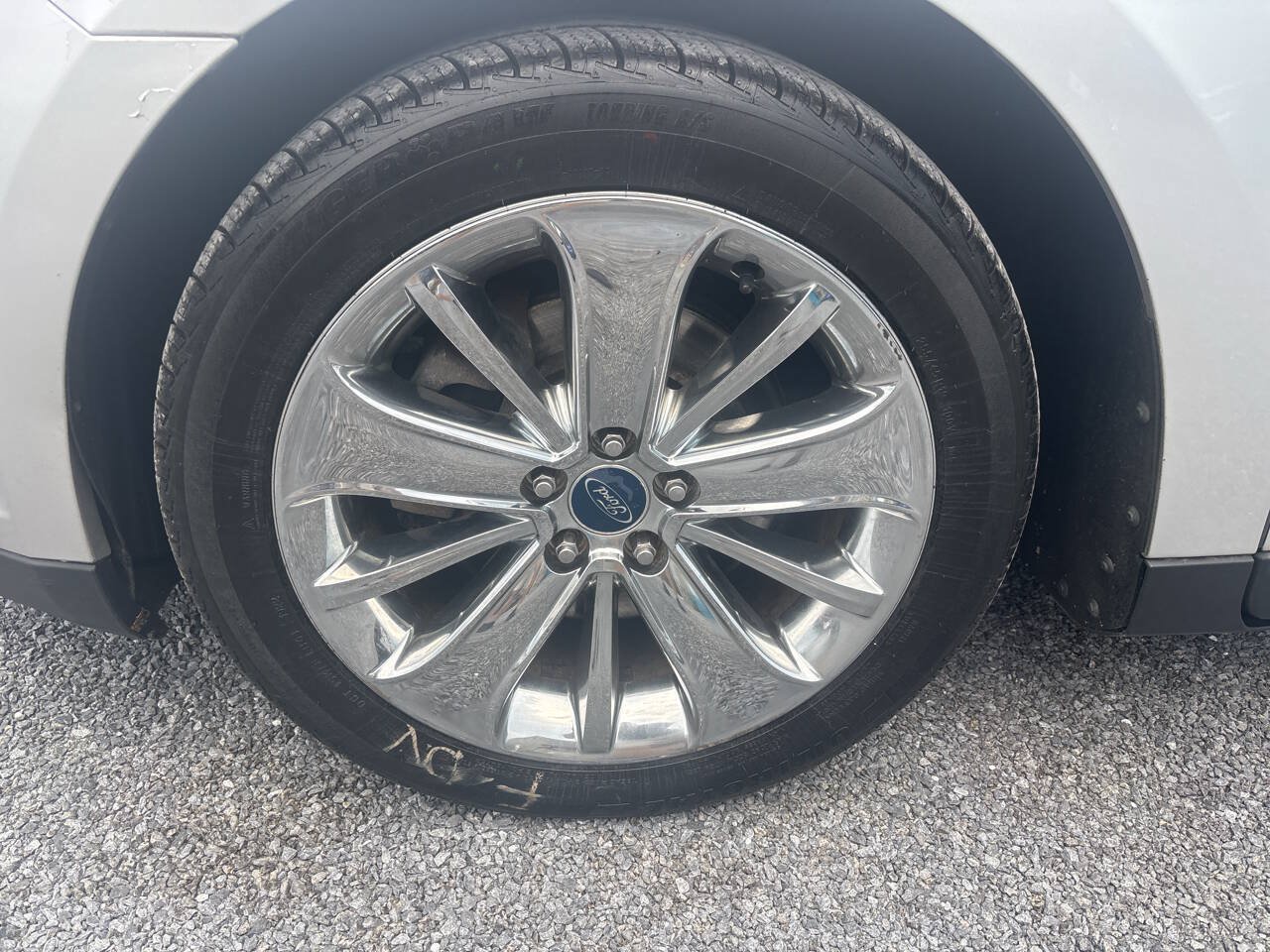 Used 2010 Ford Taurus Limited FWD image 15