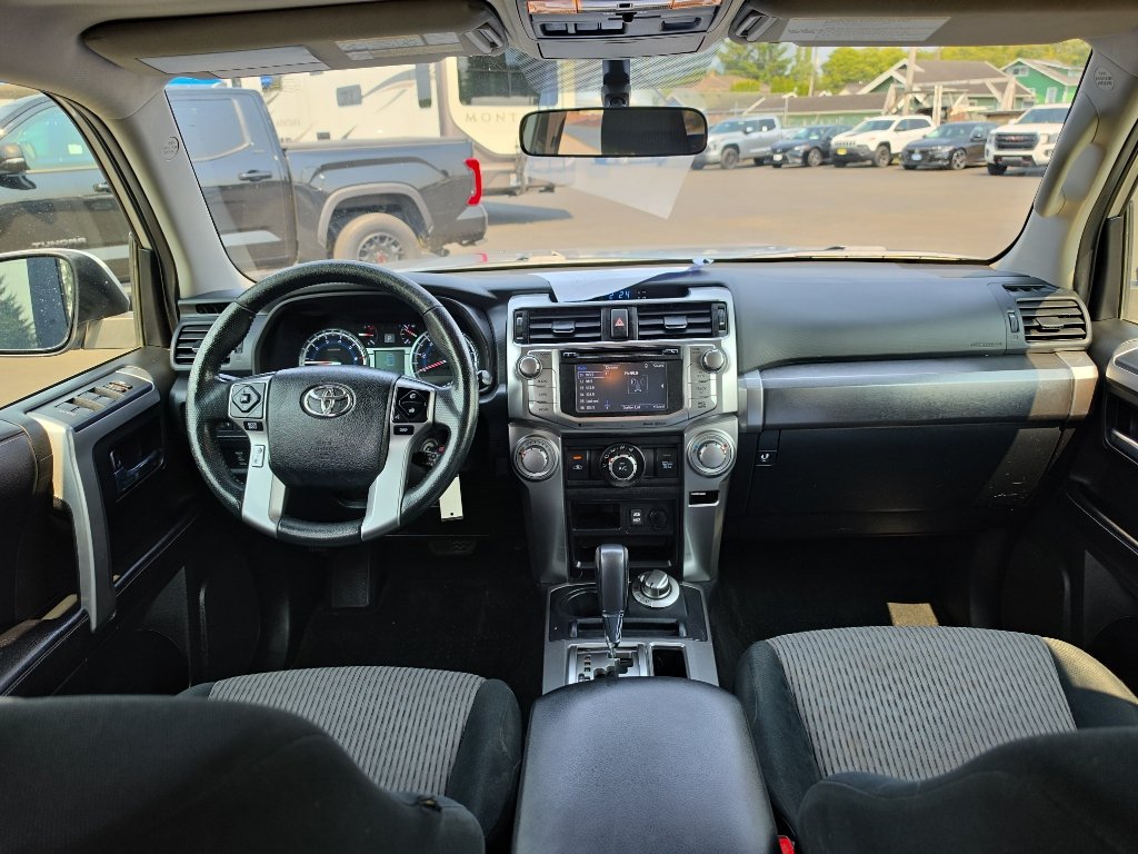 Used 2016 Toyota 4Runner SR5 AWD/4WD image 22