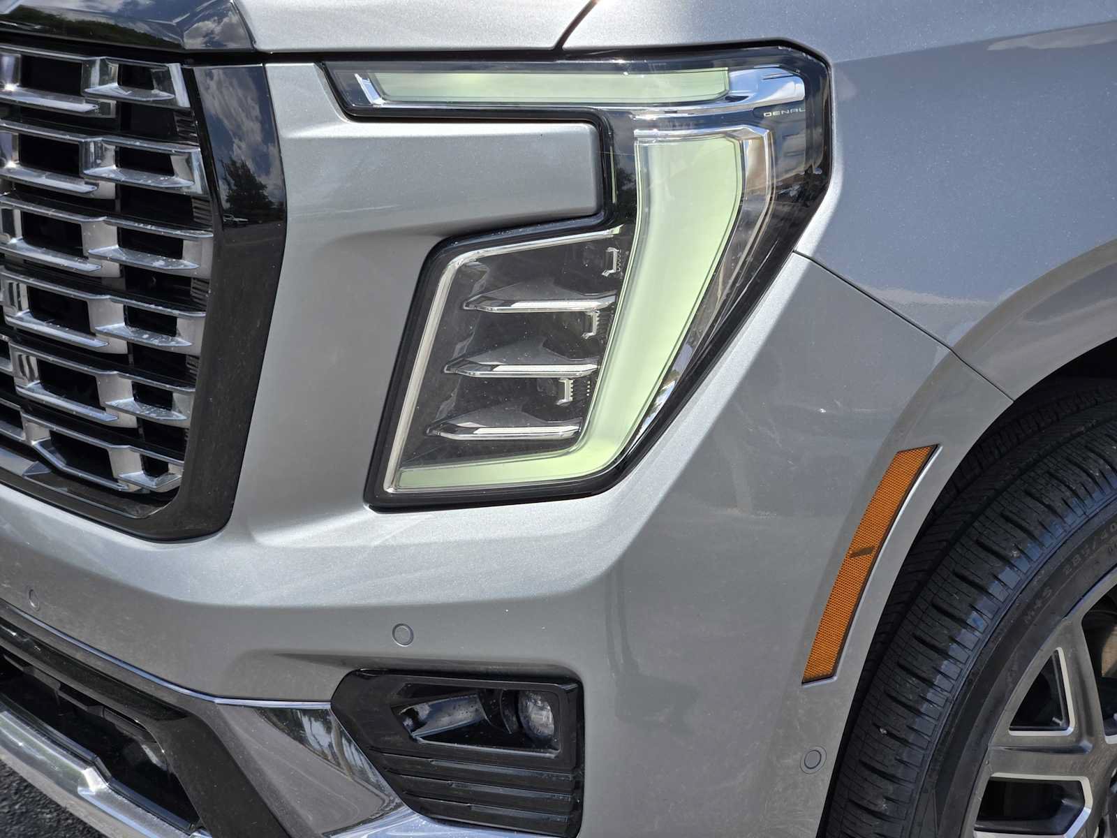 Certified 2025 GMC Yukon Denali Ultimate AWD/4WD image 9