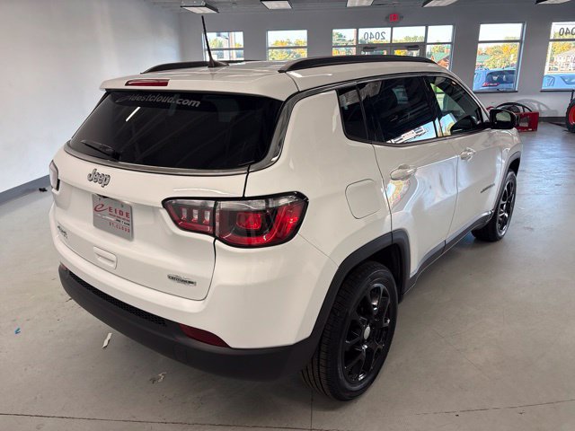 Used 2024 Jeep Compass Latitude AWD/4WD image 11