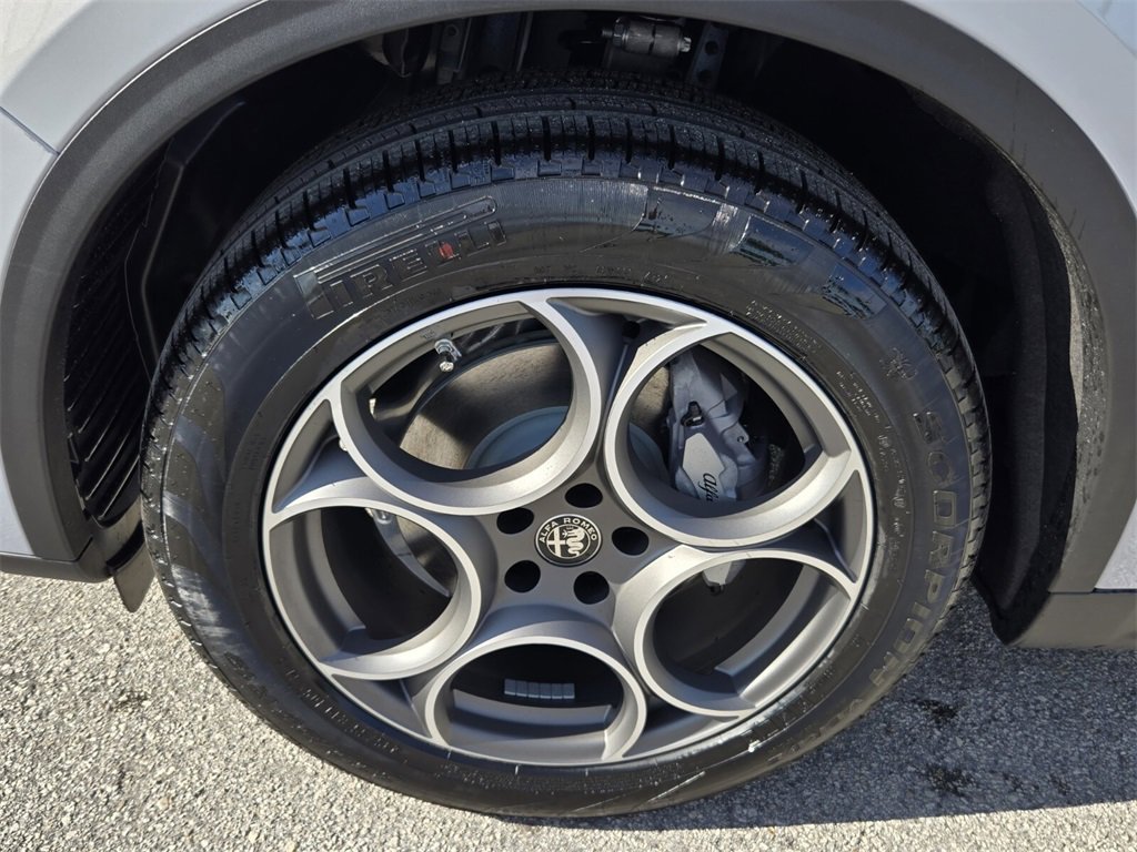 New 2026 Alfa Romeo Stelvio Sprint w/ Convenience Package image 5