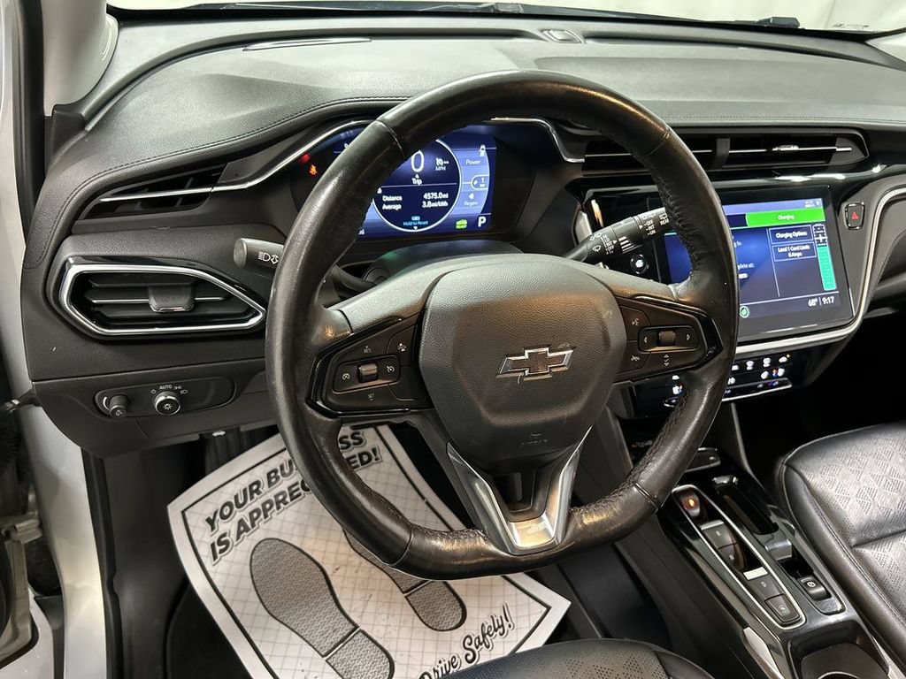Used 2022 Chevrolet Bolt EUV LT w/ Convenience Package FWD image 4