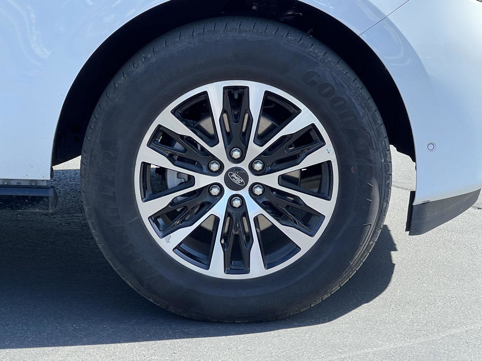 Used 2025 Ford Expedition Max Platinum AWD/4WD image 16