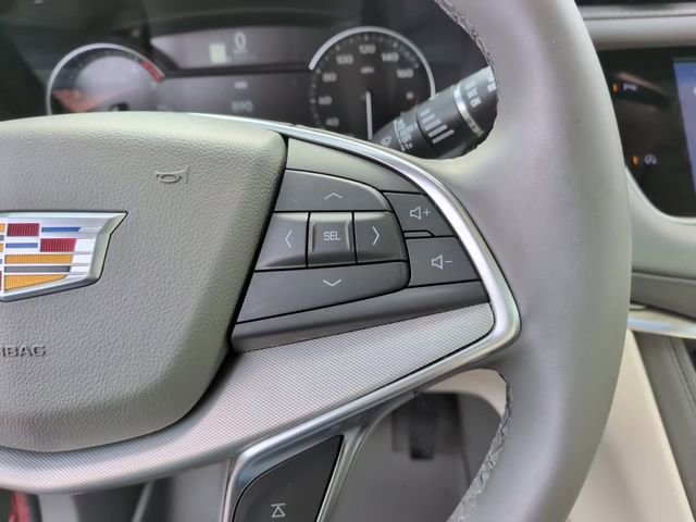 Certified 2025 Cadillac XT5 Premium Luxury w/ LPO, Floor Liner Package AWD/4WD image 22