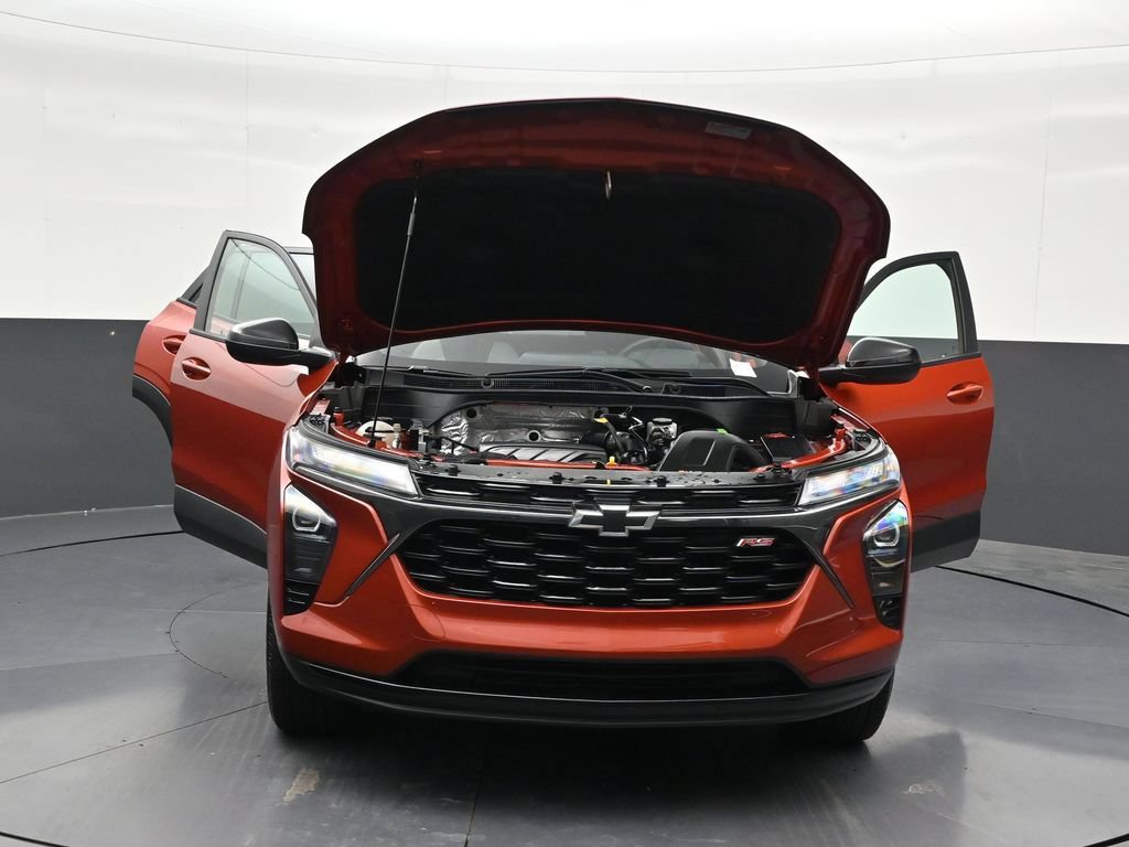 Used 2024 Chevrolet Trax RS FWD image 31