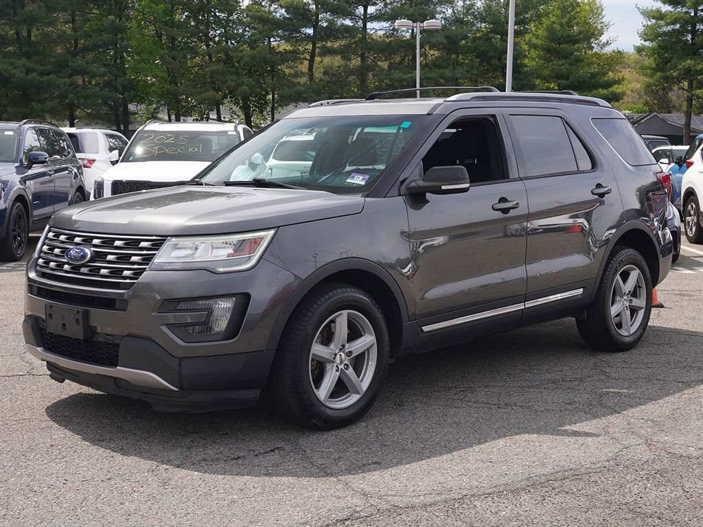 Used 2016 Ford Explorer XLT AWD/4WD image 5