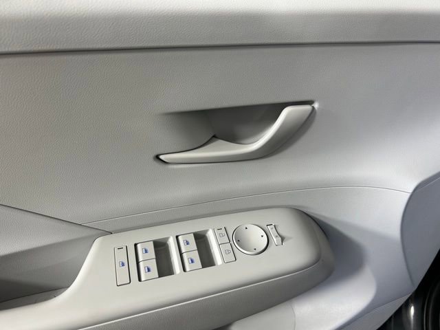 Used 2025 Hyundai Kona SEL image 14